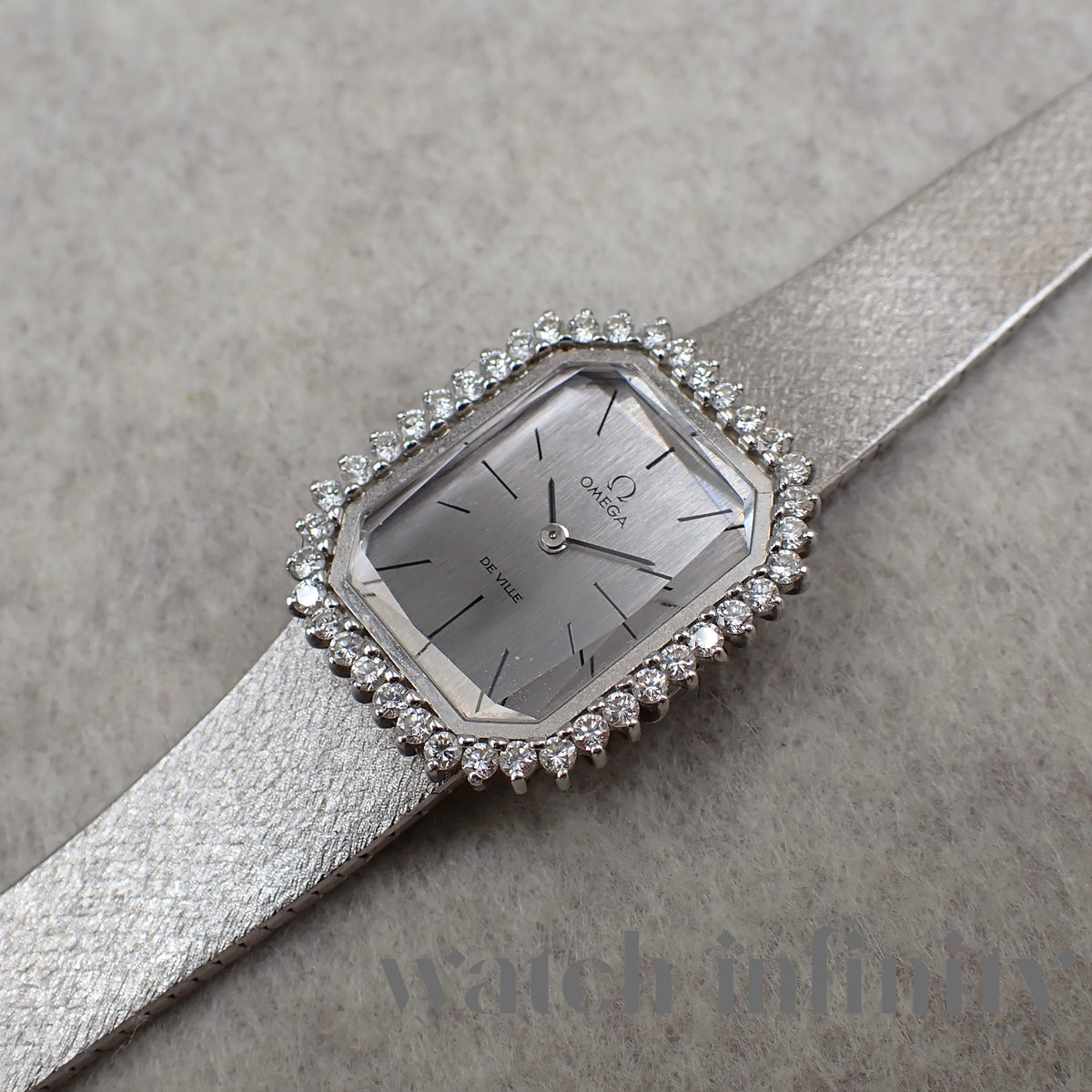 OMEGA De Ville Lady 18 karat white gold